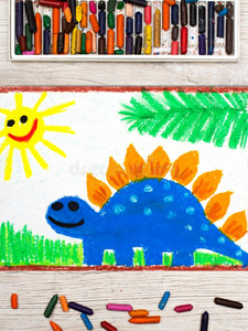 绘画:微笑的恐龙.大的蓝色剑龙.照片