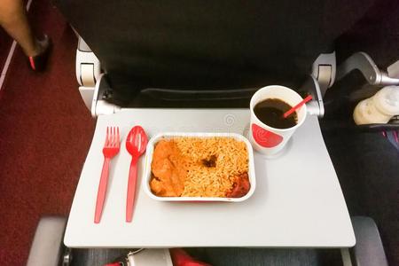 简单的采用飞行餐关于稻,肉,c关于fee采用一次性的乌坦西