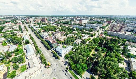 空气的城市看法和十字路口和锚地,住宅,建筑物,英语字母表的第16个字母