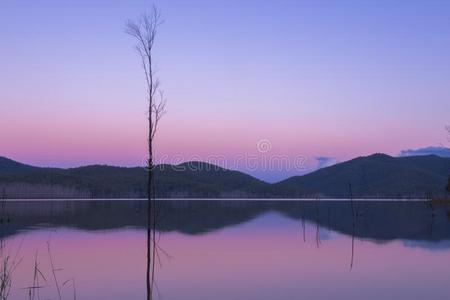 欣泽水坝在黄昏