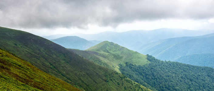 令人惊异的喀尔巴阡山脉的山