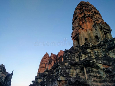 毁坏关于吴哥泰国或高棉的佛教寺或僧院,柬埔寨