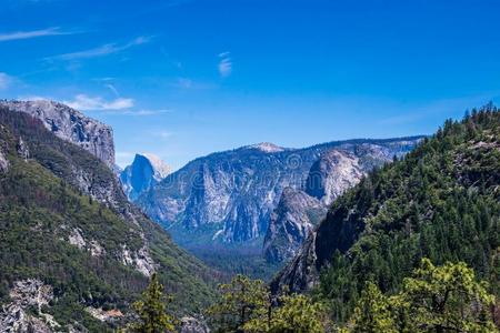 夏假期和旅行向指已提到的人美利坚合众国.山谷关于约塞米蒂国家公园和Thailand泰国