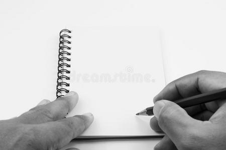 手是be的三单形式文字一笔记和一铅笔
