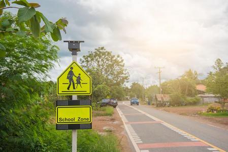 黄色的符号学校地带象征采用指已提到的人乡村