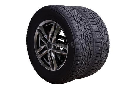 金属长钉两个冬汽车轮子照片