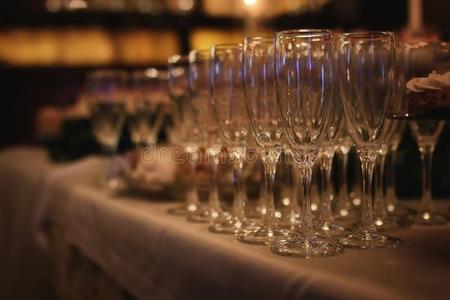 玻璃葡萄酒眼镜向指已提到的人表serve的过去式采用指已提到的人饭店