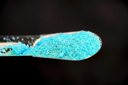 铜盐化化学的物质采用关在上面照片