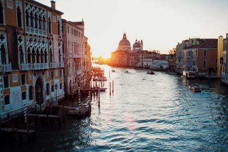 日落关于学院英文字母表的第19个字母桥.威尼斯,意大利.全景画关于指已提到的人gearedrotaryactuator齿轮式转
