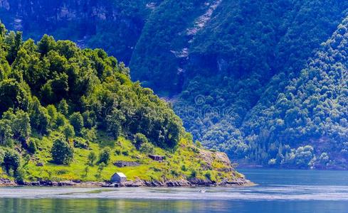 峡湾冰河瀑布斯堪的纳维亚的风景海景画