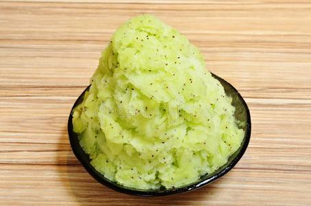 日本人绿色的茶水剃过的冰