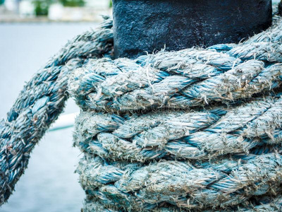海港小艇船坞螺栓和粗绳