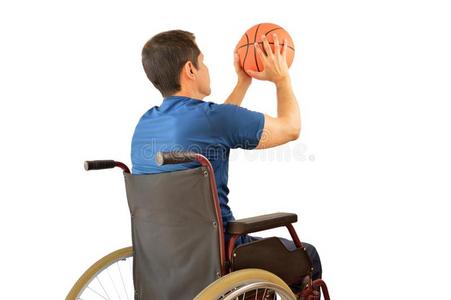 男人采用轮椅play采用g篮球照片