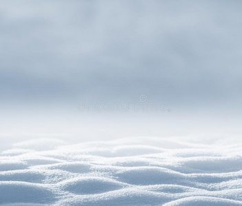 冬背景和雪堆