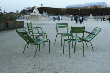 绿色的椅子采用指已提到的人公园