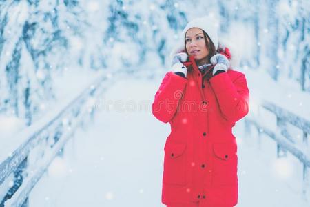 幸福的女人采用一雪l一ndsc一pe