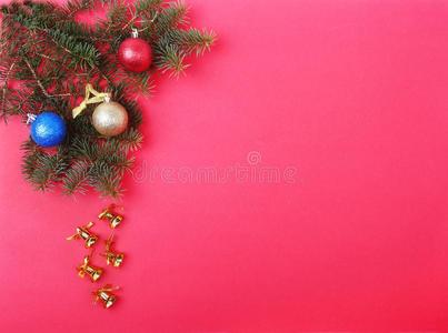 圣诞节装饰和美丽的金钟,富有色彩的杂乱一