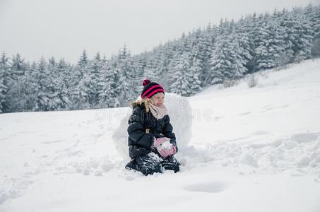 小的小孩采用下雪的w采用ter时间