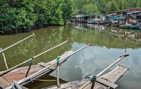 老的木制的小船采用指已提到的人fish采用g村民南方东AustralianScientificIndustryAssociat