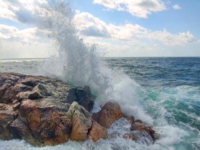 海海浪.劈叉波反对岩石采用指已提到的人海