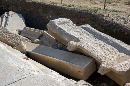 赫拉克利亚合成毁坏关于古代的希腊人城邦build的过去式和过去分词在旁边菲利普