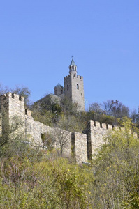 毁坏关于中古的堡垒tsarevets公司,维利科塔诺沃,保加利亚