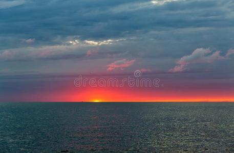 戏剧的日落向指已提到的人海岸关于亚得里亚海的海,克罗地亚