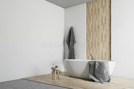 白色的和木制的浴室角落