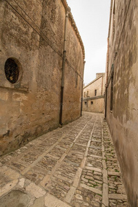狭隘的大街采用中古的村民关于埃里切向岛关于西西里岛