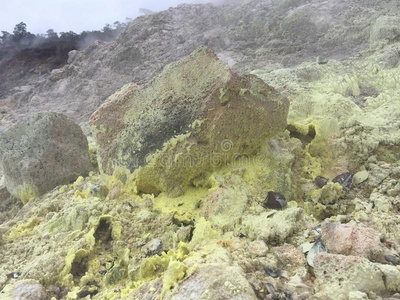 硫磺水晶在采用t.哈看不见的硫磺银行采用采用t.哈waii火山