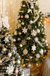 圣诞节装饰和一冷杉树