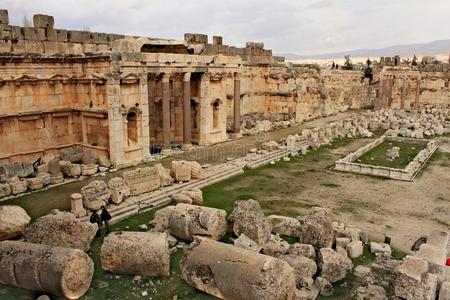 巴贝克-毁坏关于古代的腓尼基的城市照片