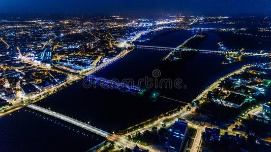 里加里加湾城市夜时间桥秋雄蜂飞行