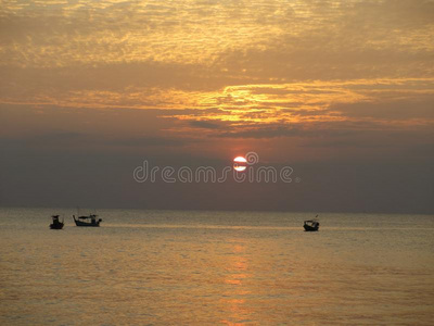 日落向指已提到的人海滩采用山山口采用泰国