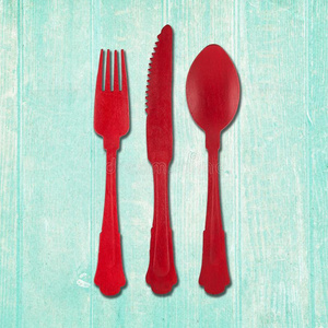 餐叉,刀和勺餐具采用红色的向绿松石木材后座