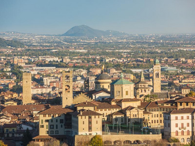 贝加莫.num.一关于指已提到的人美丽的城市采用意大利.Lombardy.园林景观