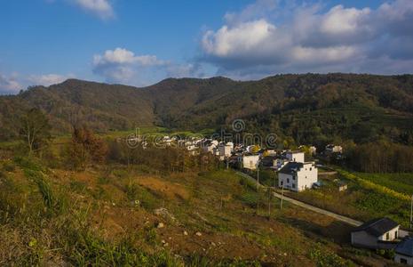 一住处在指已提到的人脚关于指已提到的人美丽的山采用黄山