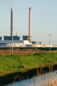 热的动力车站采用近海岸沼泽地,意大利