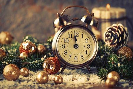 圣诞节倒数读秒向指已提到的人新的年.钟和杂乱和冷杉spring春季