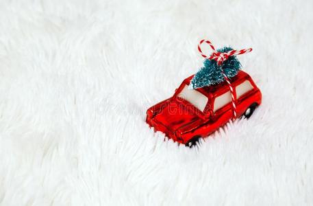 圣诞节玩具红色的汽车