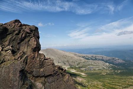 男人向顶关于山.风景.