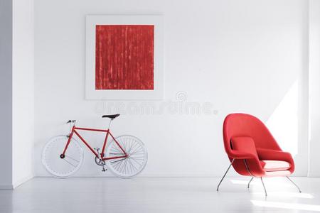 红色的自行车采用空的空间