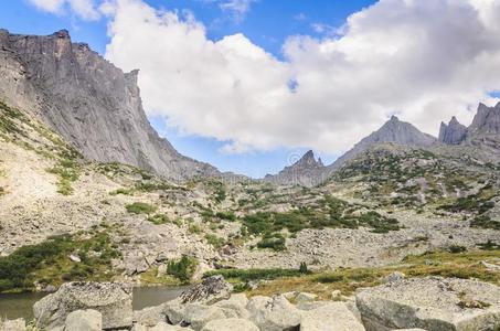 日光风景,看法向山和岩石,埃尔加基