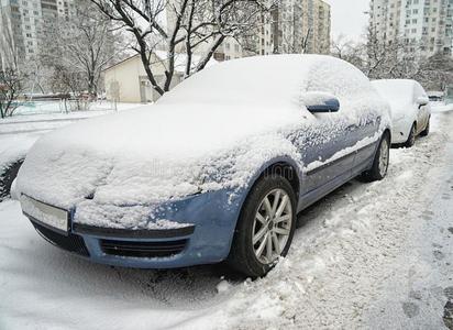 汽车大量的和雪