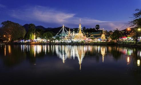 泰国或高棉的佛教寺或僧院湾哈姆在更多的商行儿子泰国