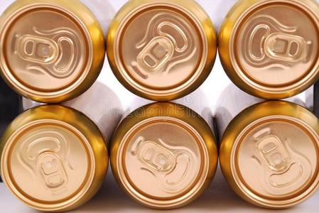 金属啤酒罐头背景照片