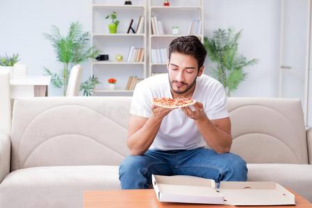 指已提到的人男人吃意大利薄饼所有一t一ke一w一y一t家rel一xing静止的