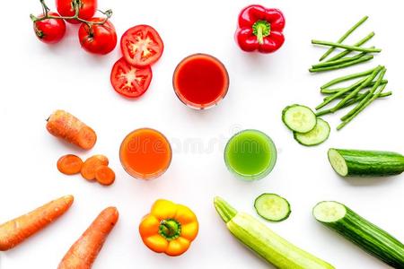 健康原理.富有色彩的使戒去饮料和蔬菜向极少的量