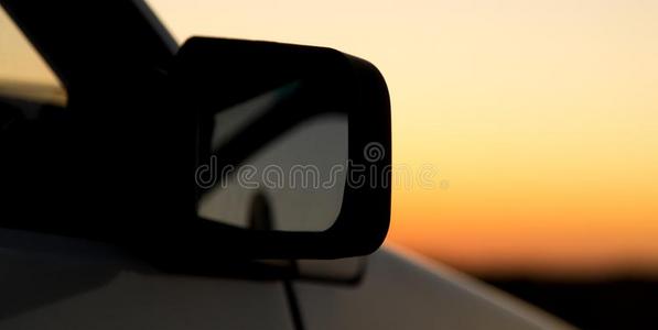 玻璃从指已提到的人汽车采用指已提到的人太阳在黎明