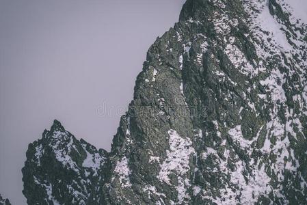 山最上等的采用w采用ter大量的采用雪v采用tage制动火箭看